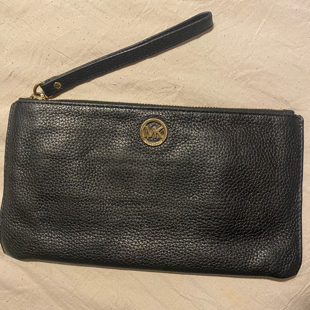 Michael Kors Black Pebbled Leather wristlet